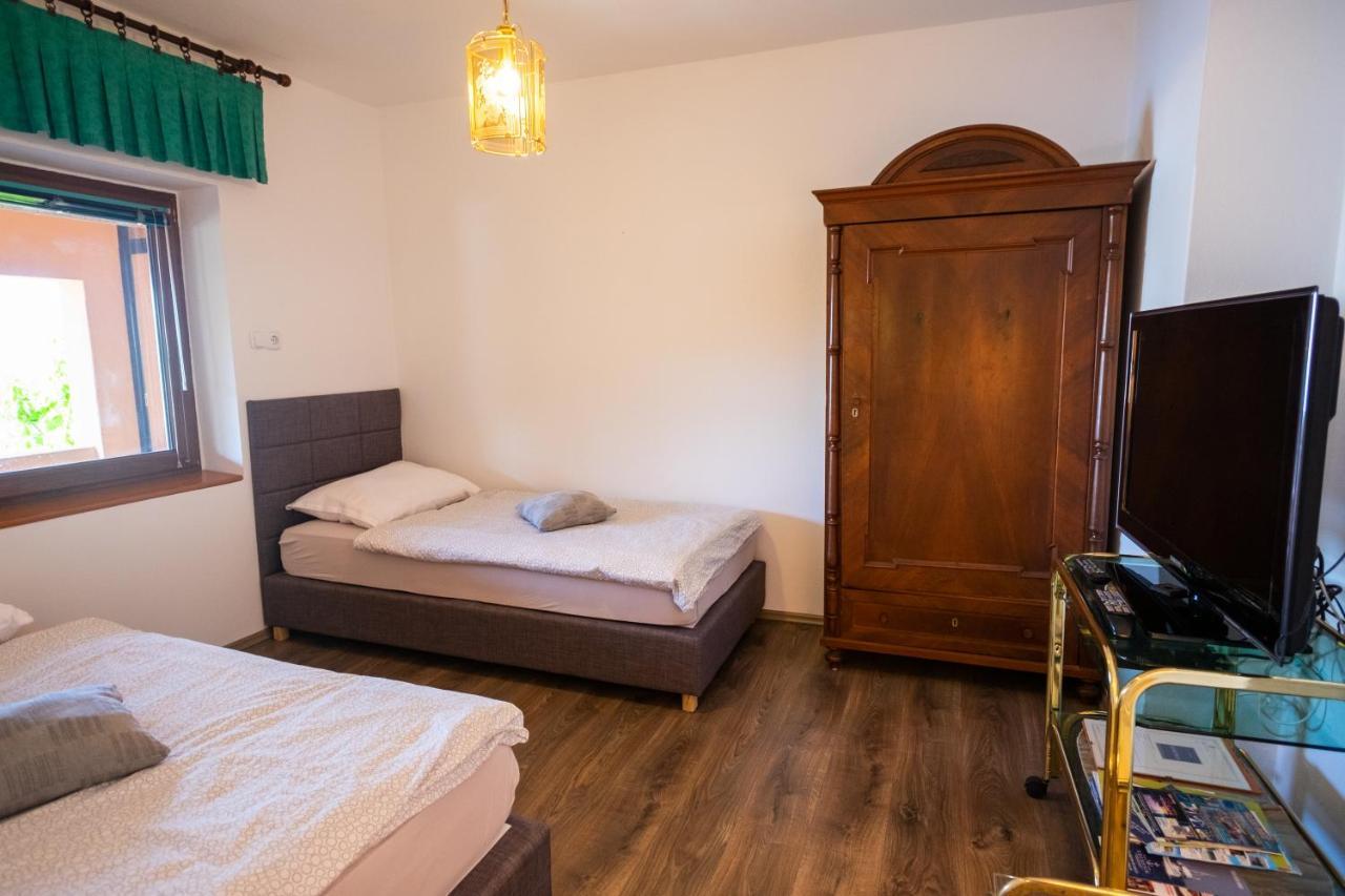 Apartmani Suzana Klenovica Exterior photo